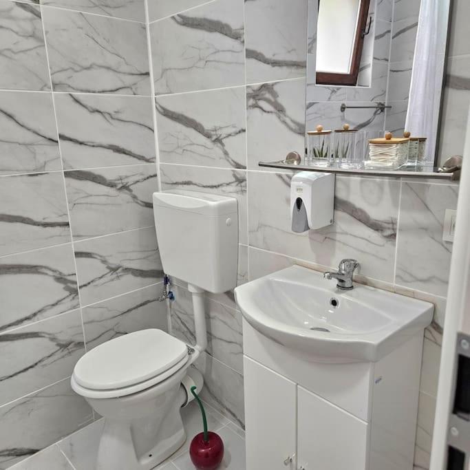 Cozy Sorada 2 Apartment Bragadiru Eksteriør bilde